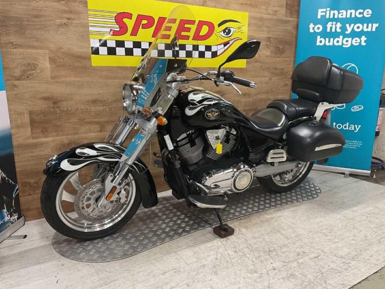 HARLEY-DAVIDSON STREETGLIDE