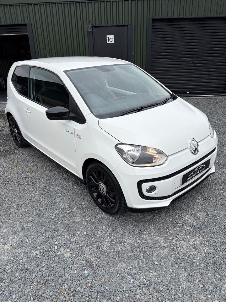 Volkswagen, UP, Hatchback, 2014, Manual, 999 (cc), 3 doors