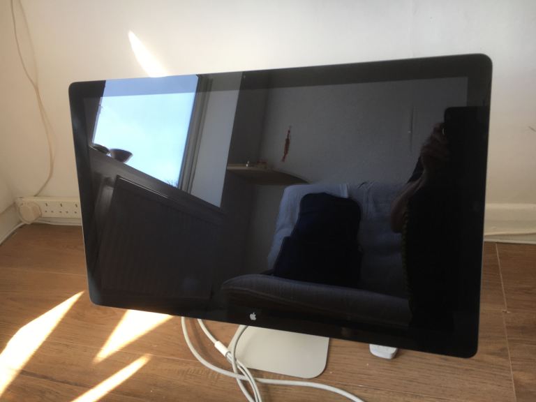 Apple 27' Thunderbolt Cinema Display (FAULTY) for parts or repair