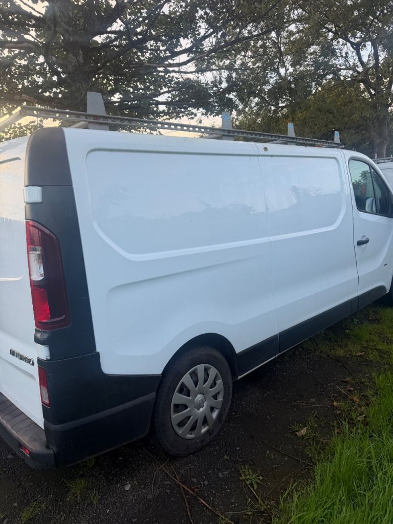 Vauxhall, VIVARO, Panel Van, 2015, Manual, 1598 (cc)