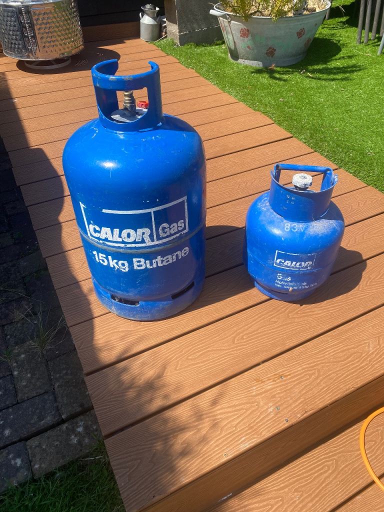 Empty 15 kg calour gas bottle one 4.5 kg gas bottle has some gas in it £20 each