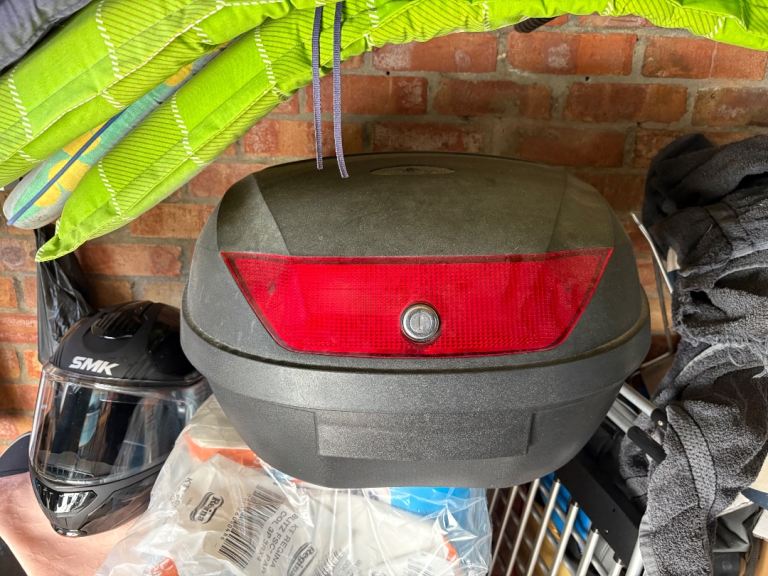 Motorbike luggage box