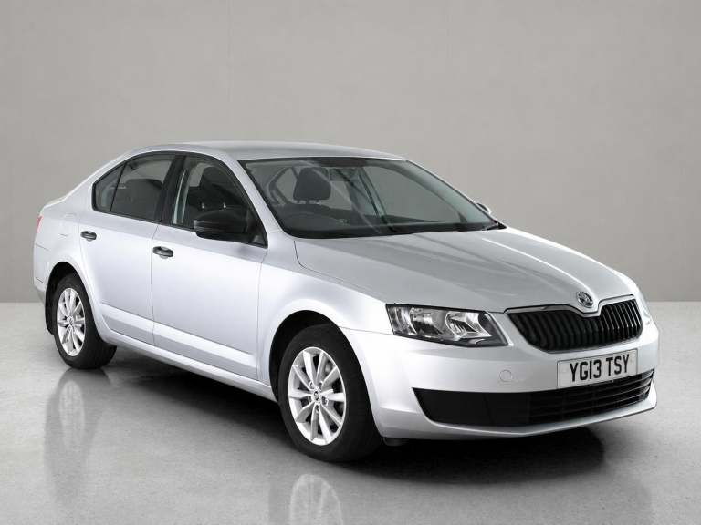 2013 Skoda Octavia 1.2 TSI S Hatchback 5dr - ONLY 40000 MILES - 10 SERVICES -