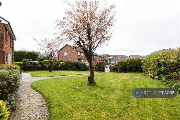 Studio flat in Honeysuckle Drive, Liverpool L9, L9 (#2765068)