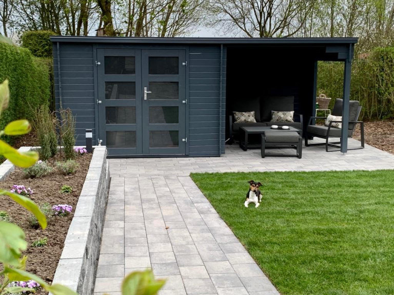 Log Cabin with side porch 28mm, floor included