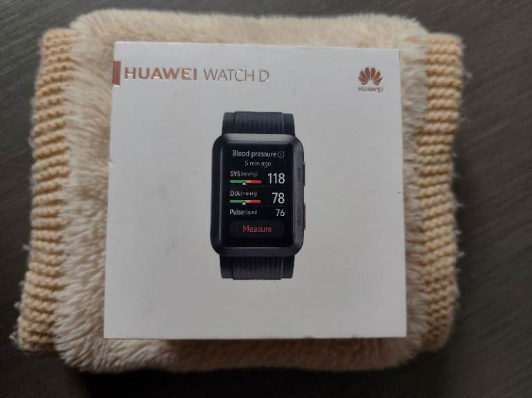 Smart Bloodpressure watch with real air cushion 