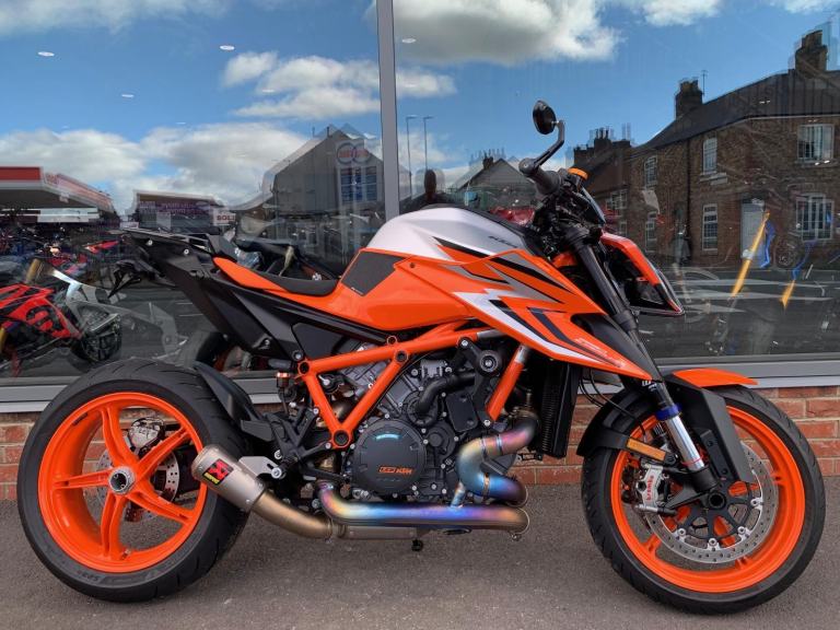 KTM 1290 SUPERDUKE EVO - FULL AKRAPOVIC EXHAUST SYSTEM - TECH PACK 