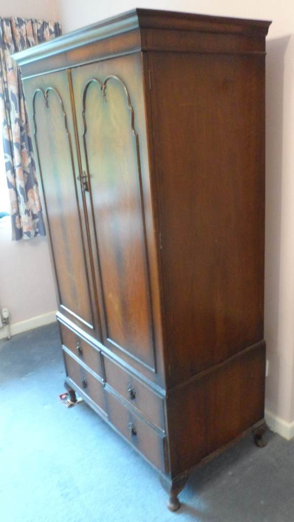 Vintage Wooden Wardrobe with Drawers – Good Condition