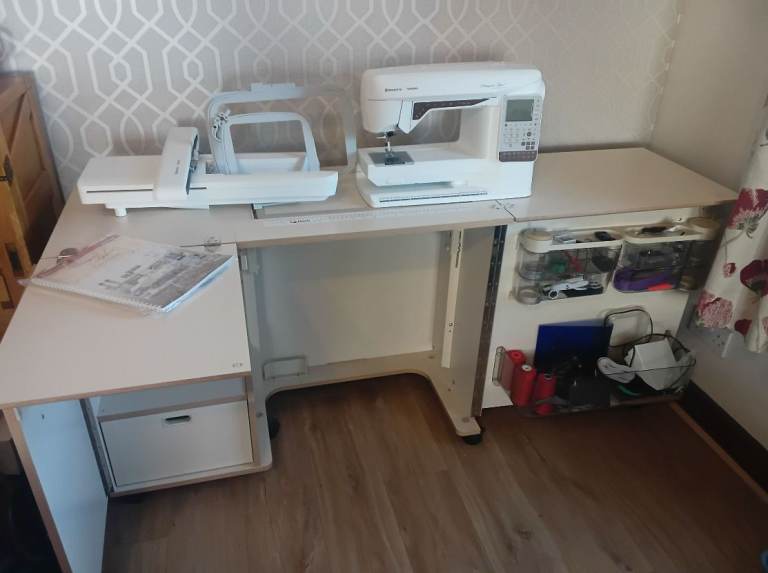 HUSQVARNA SEWING MACHINE AND HORN CABINET