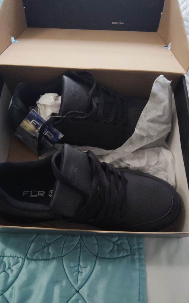 Mountain bike shoes