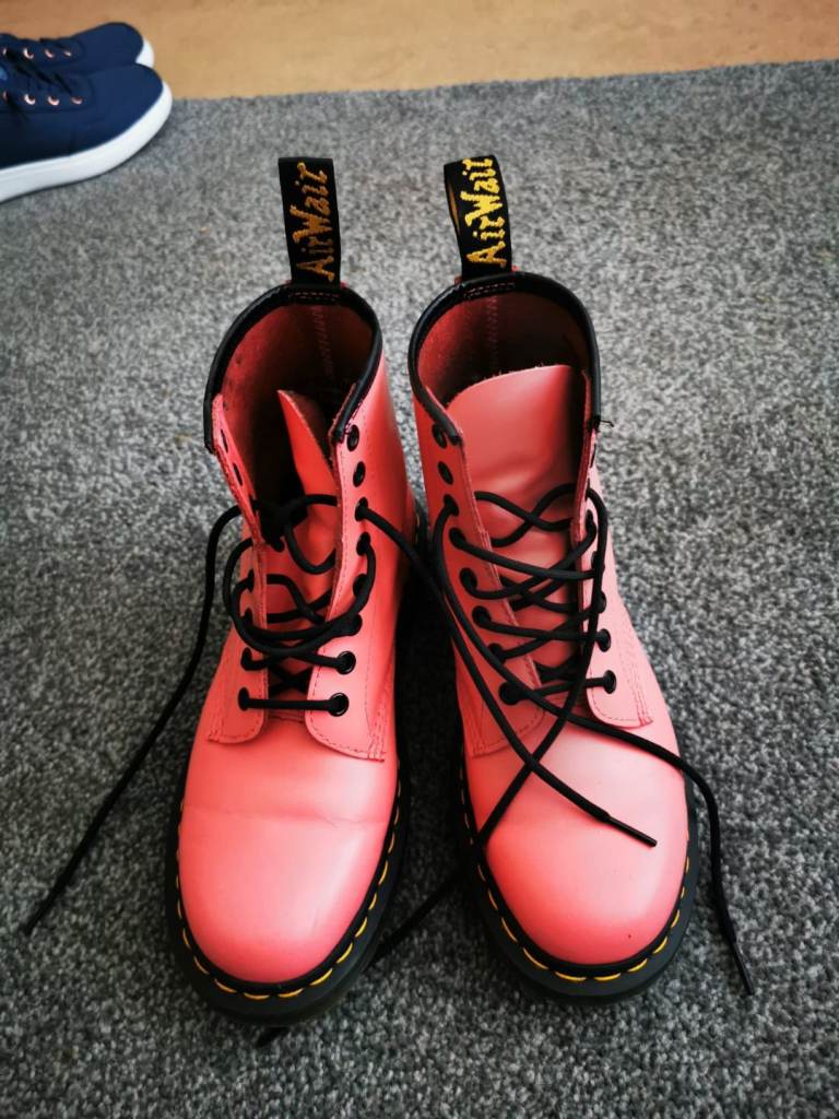 Dr Martens airware