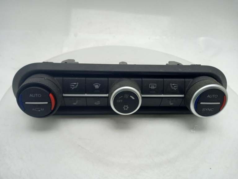 Alfa Romeo Giulia A/C Heater Control Panel 2014-2026