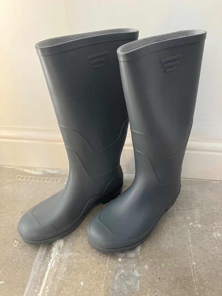 Classic grey Wellington boots size 7