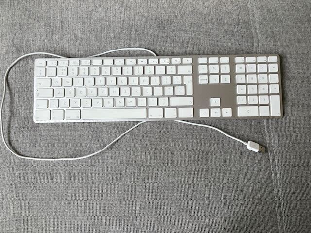 Apple wired UK Querty numerical keyboard