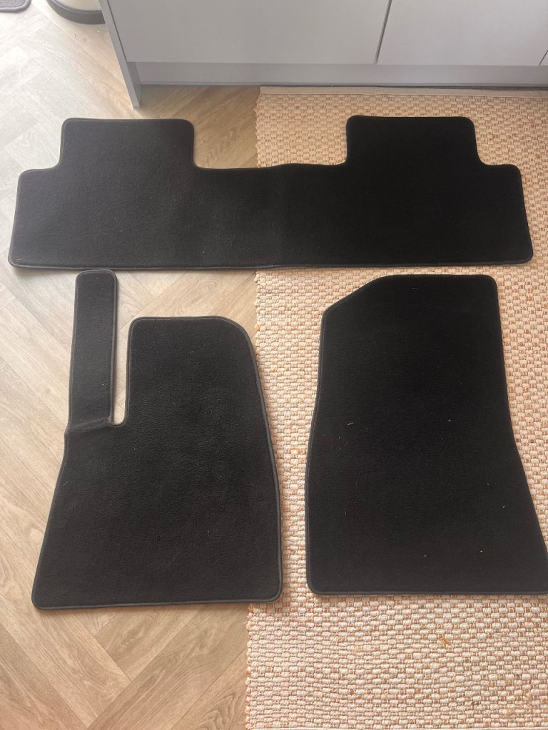 Tesla model 3 car mats