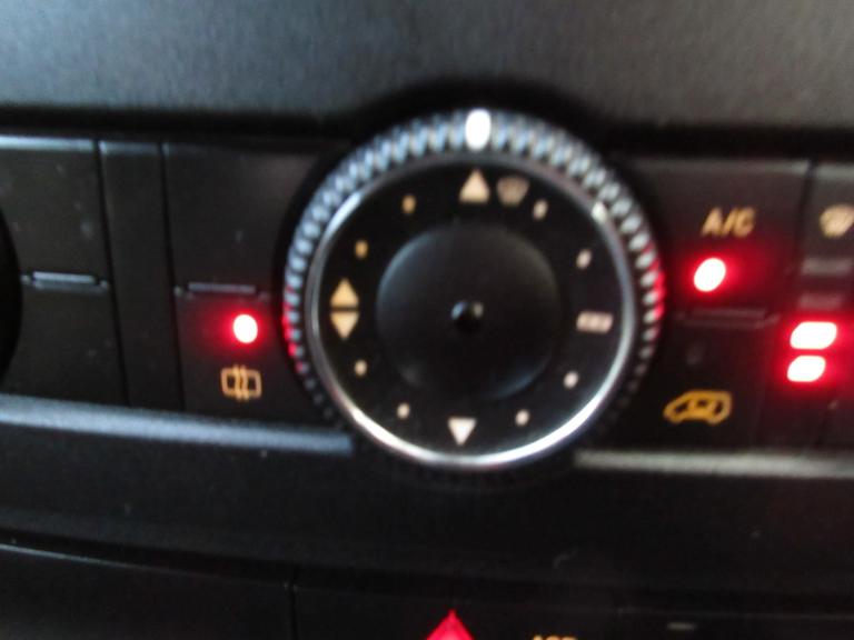 2014 Mercedes-Benz Sprinter 316 2.1CDi 3.5T L2H2 MWB MED ROOF [Email address removed. Click Email...