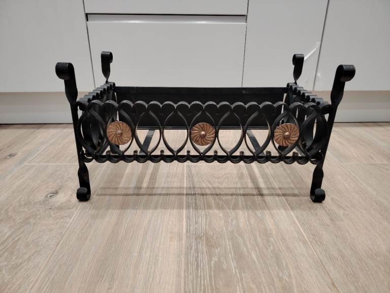 Stunning Decorative solid cast iron fireplace log coal basket dog grate flower basket planter
