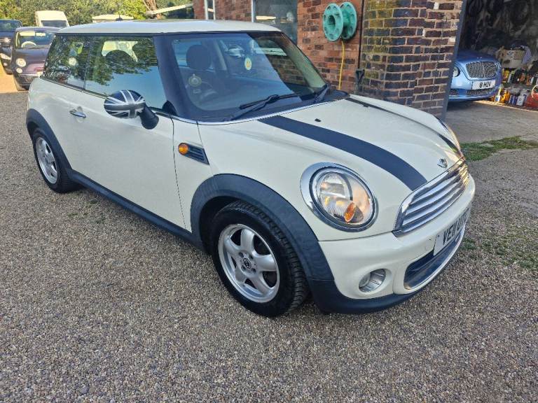 MINI Hatch One 1.6 manual. 1 lady owner, MOT till March 2027, Good history, Ready to drive away