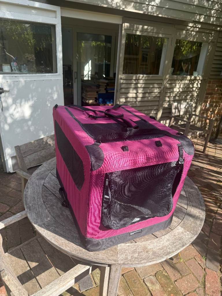 Amazon Basics Premium portable soft-sided travel crate/pet carrier