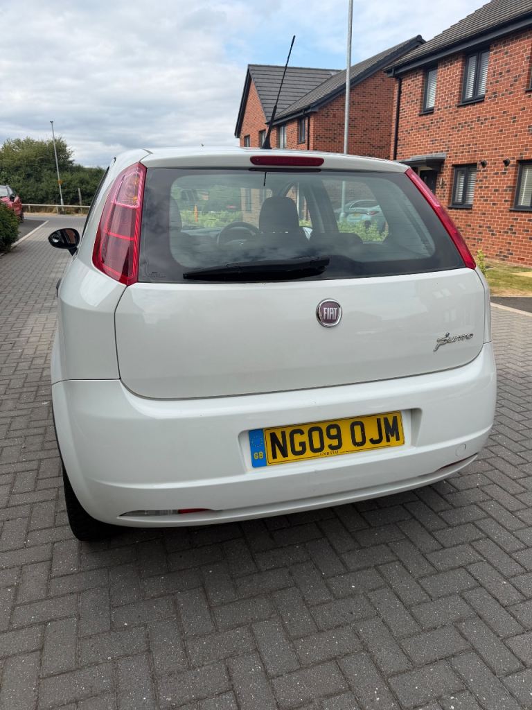 2009 Fiat Punto 1.4 Petrol 12 Months Mot Low Miles Full Service Excellent Condition Car