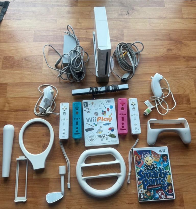 Nintendo Wii Console Bundle with Games and Accessories