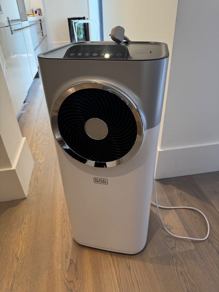 Black+Decker Portable Air Conditioner - White/Grey, Good Condition