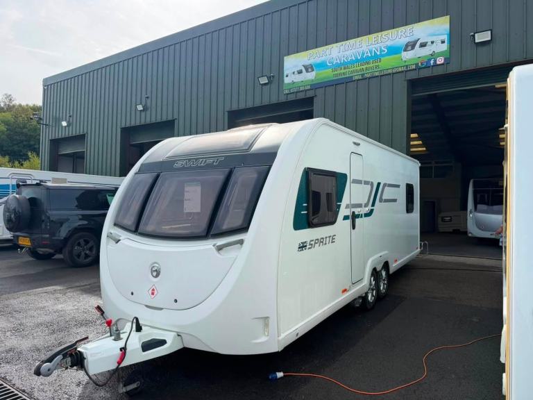 2018 SWIFT SPRITE QUATTRO EB - 4 BERTH CARAVAN 