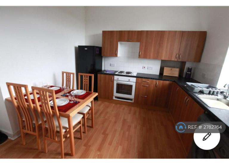 2 bedroom flat in Bedford Road, Aberdeen, AB24 (2 bed) (#2782764)