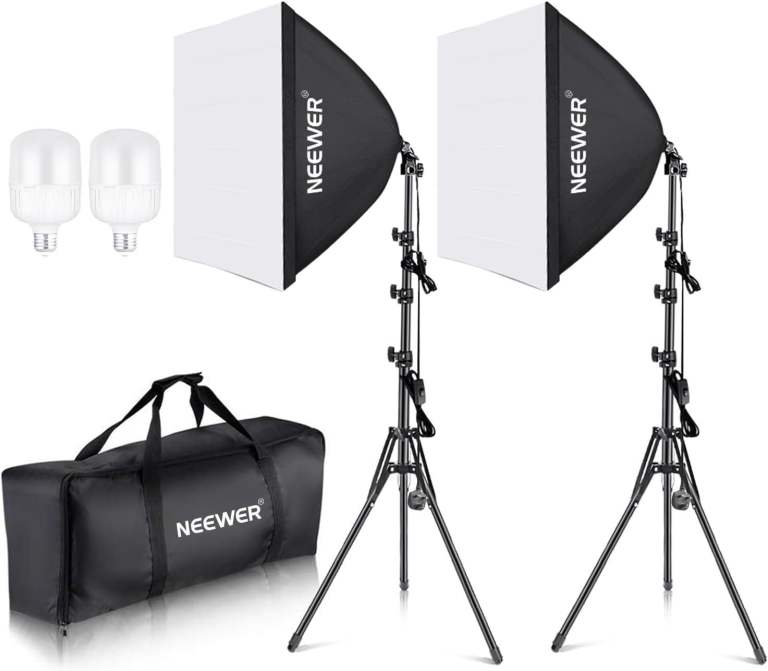 Neewer 700W 24"x24"/60cmx60cm Softbox with E27 Socket lighting kit - pair