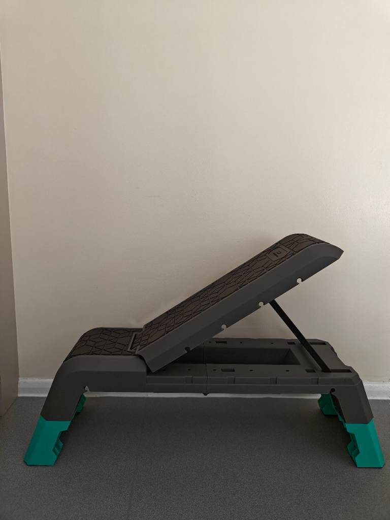 Leikefitness Multifunctional Aerobic Deck & Weight Bench + Accessories (Near New Condition)
