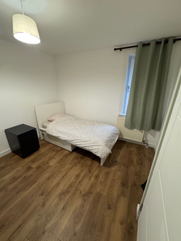 Double Room for rent in 5 bed room house