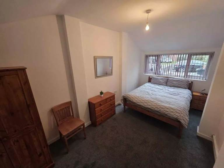 🏠** DSS HOUSING ** DOUBLE ROOM in LEEDS ** STAINBECK AVENUE, MEANWOOD, LEEDS LS7 2QU **🏠