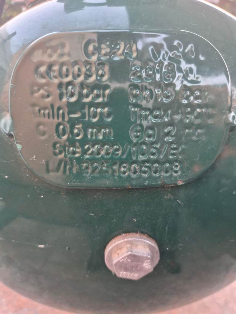 Air compressor 