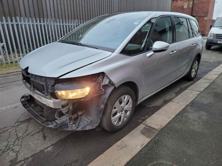Citroën C4 Grand Picasso 2014 – £800, 257k miles
