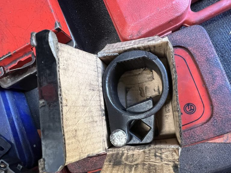 Steering rack inner arm removal till