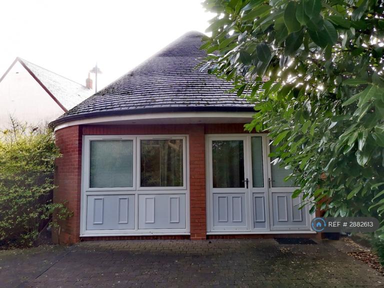 Studio flat in Peterson Drive, New Waltham, Grimsby, DN36 (#2882613)