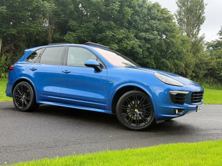 Porsche Cayenne 3.0 V6 TD ** LOW MILES / SPECIAL ORDER £20K EXTRAS / STUNNING 