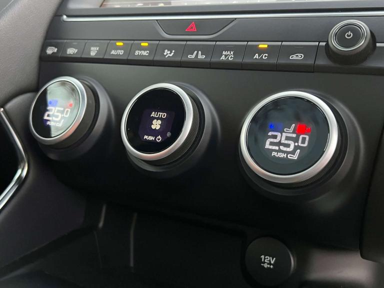 2020 Jaguar E-Pace 2.0 E-Pace Chequered Flag AWD Auto 4WD 5dr SUV Petrol Automatic