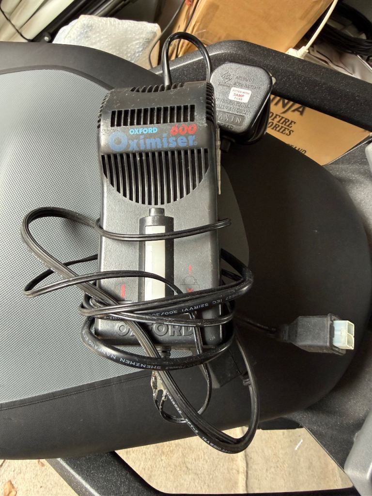Oxford Battery Charger