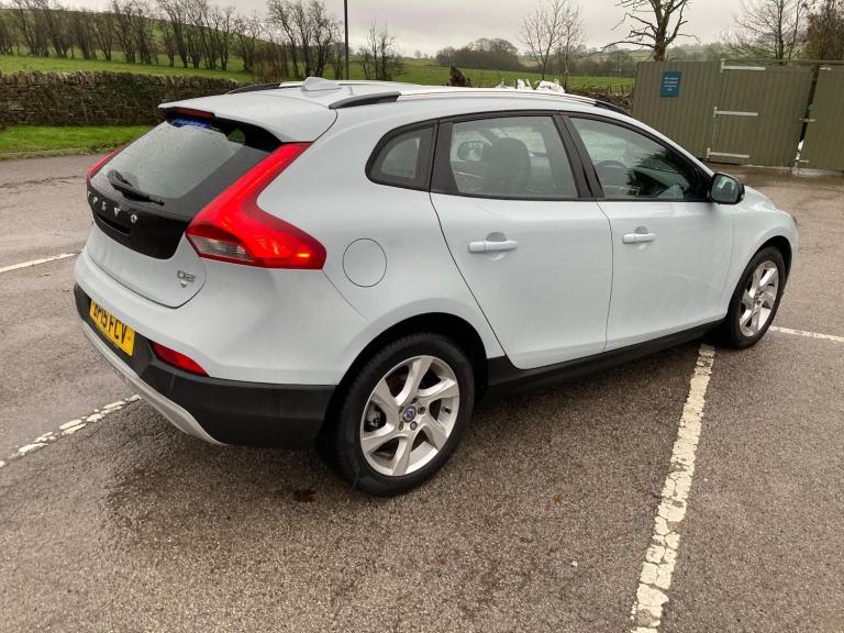 2015 Volvo V40 D2 [120] Cross Country Lux 5dr Geartronic HATCHBACK DIESEL Automatic