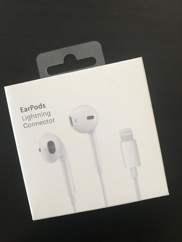 Earphone with Lightning Connector