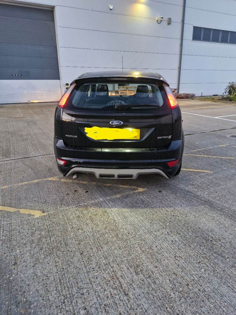 Ford focus zetec s. 1.6 petrol. 5 door hatchback. 