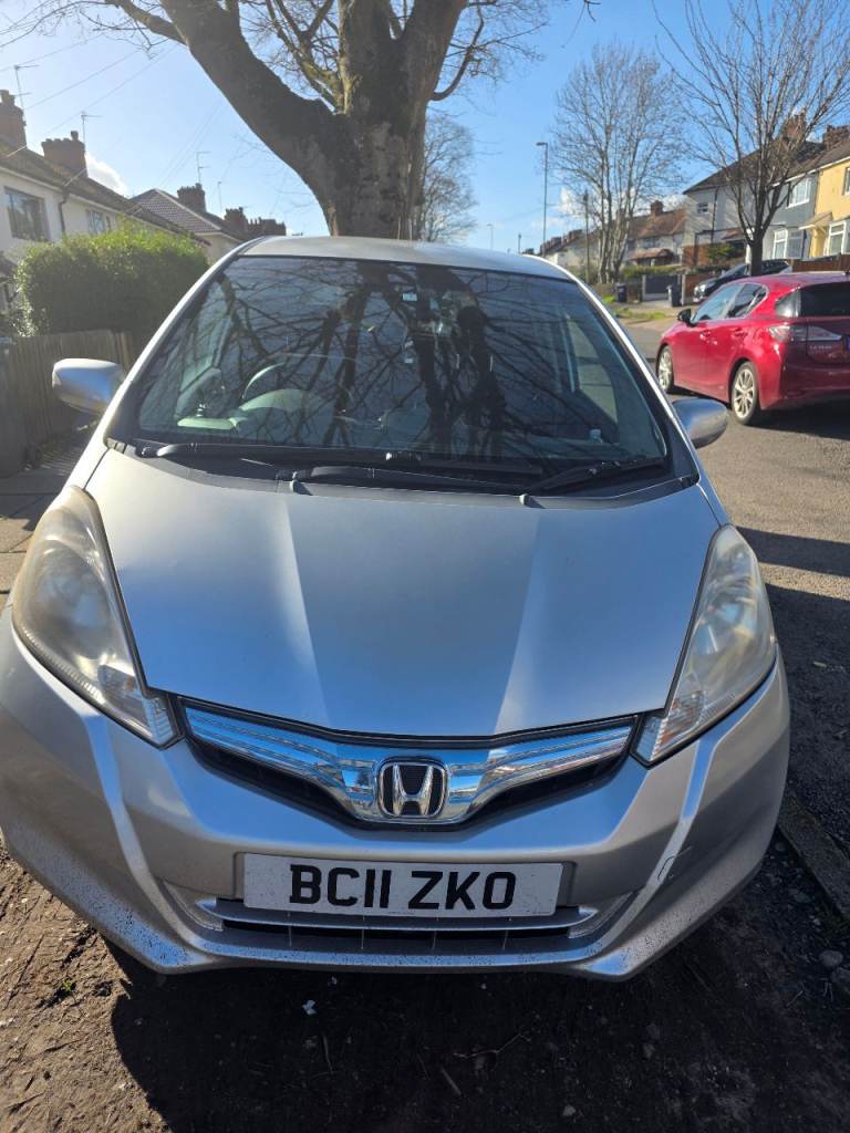 Honda fit hybrid 2011