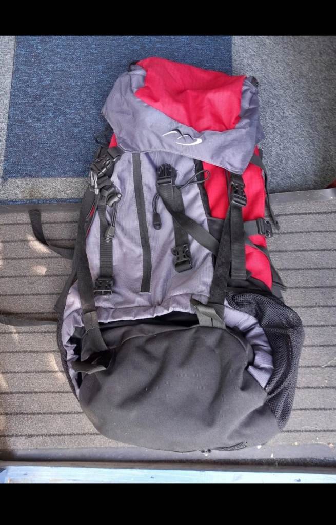  Large Capacity Waterproof Outdoor/Mountaineering/Hiking Rucksack.  / rucksack-  65 L