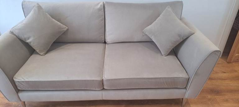 2 x 3 seater Sofa / Settee