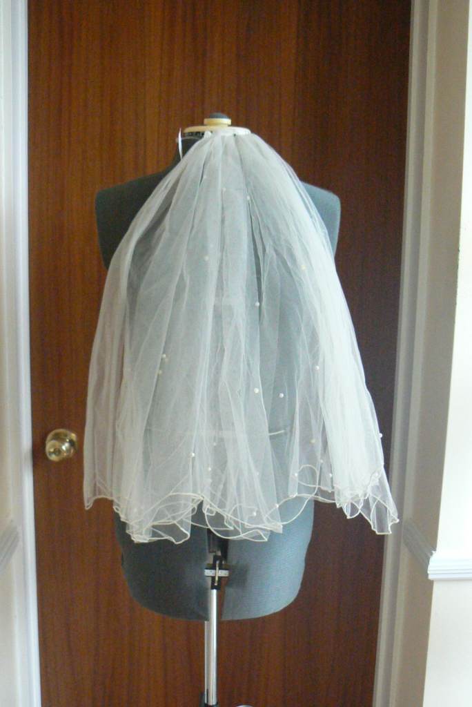 Ivory wedding veil (Ref: WVDI600)