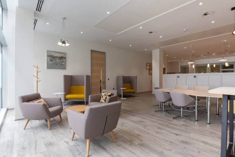 Reading - RG1 3EU \ Flexible Desk Access Through Coworking Membership