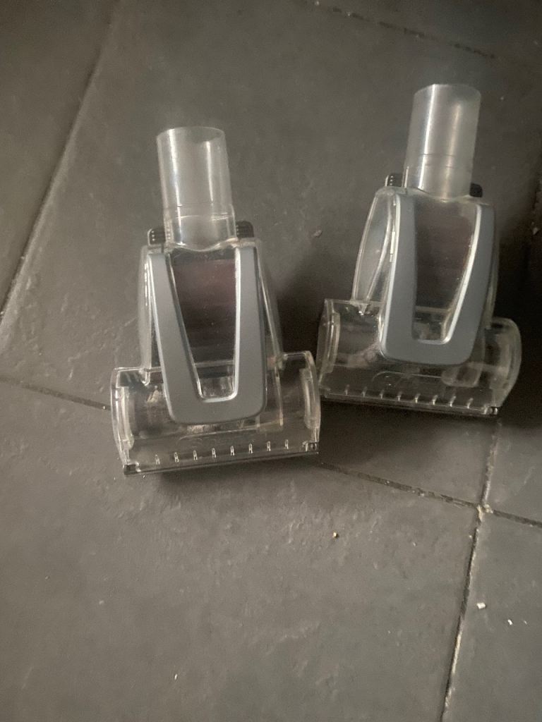Vacuum cleaner accessories motorised heads 