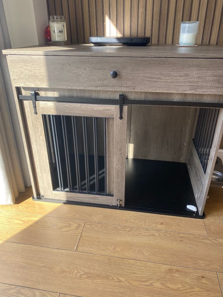 Dog crate 