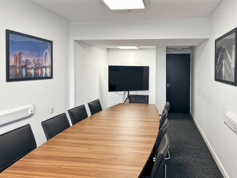 Middlesbrough - TS3 7SF \ Large Office Space with a Flexible Layout for Up to 10 Desks